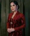 Di momen spesial Hari Kartini, Annisa Pohan mempersembahkan sebuah penampilan yang begitu memukau.   [@annisayudhoyono].