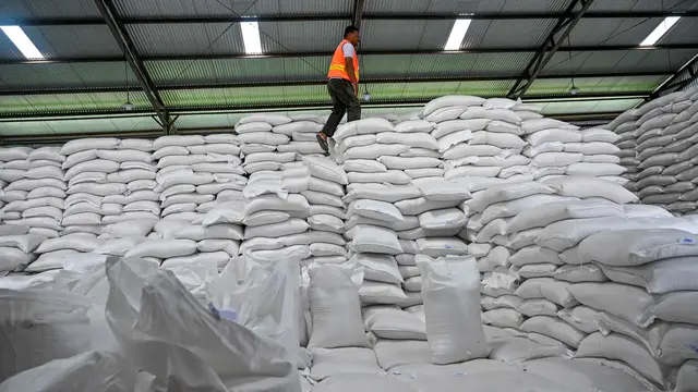 Aman, Stok Beras untuk Korban Banjir dan Longsor di Sumatra