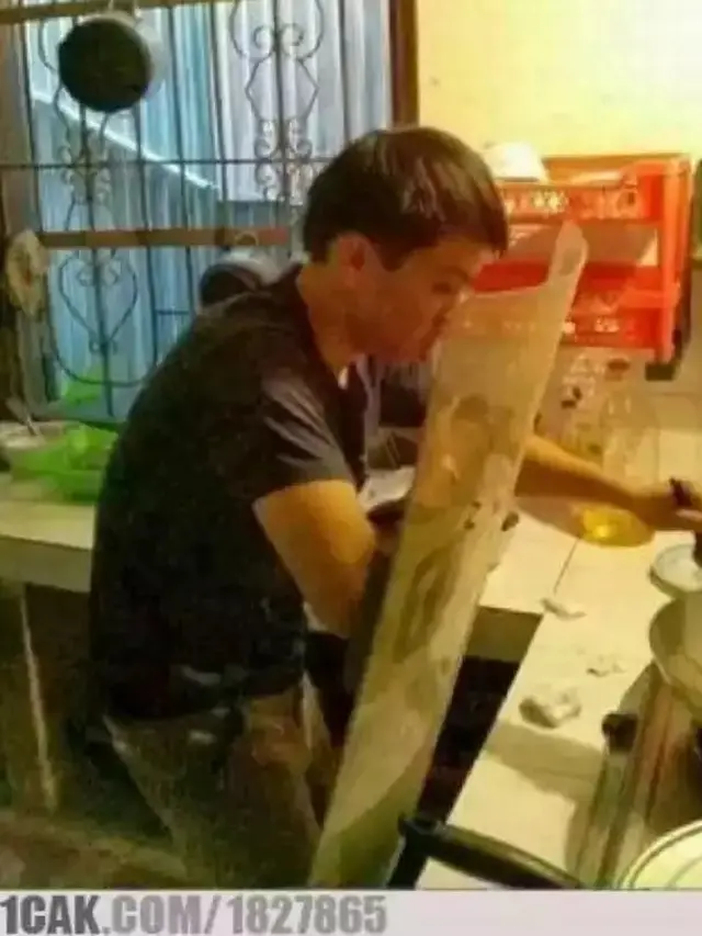 10 Potret Tingkah Orang saat Memasak Ini Nyeleneh Banget, Bikin Geleng Kepala