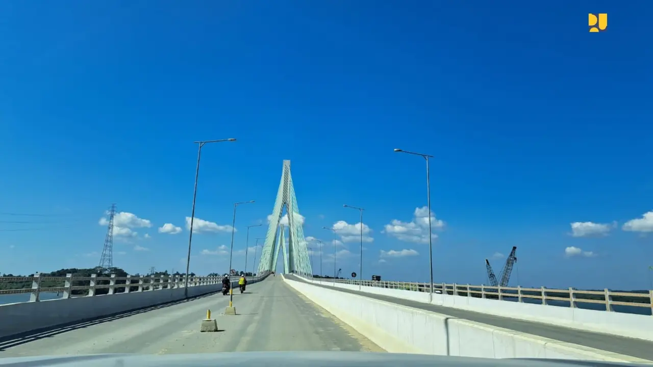 Jalan Tol Akses IKN Nusantara Seksi 6A dalam keadaan tertentu dapat difungsikan sebagai landasan pacu atau runway pesawat.