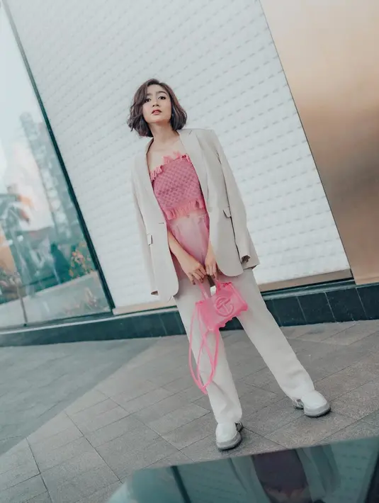 Febby Rastanty sebagaimana layaknya seorang perempuan mandiri dalam karier [Instagram/febbyrastanty]