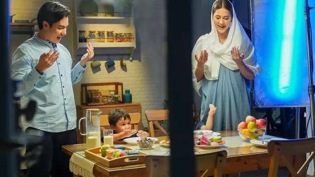 Paula Verhoven tampil cantik berhijab