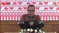 Menteri Koordinator Bidang Pembangunan Manusia dan Kebudayaan (Menko PMK), Pratikno saat pidato di peringatan hari Konstitusi RI di Kompleks Parlemen Senayan, Jakarta, Senin (18/8/2025) malam. (Liputan6.com/Delvira)