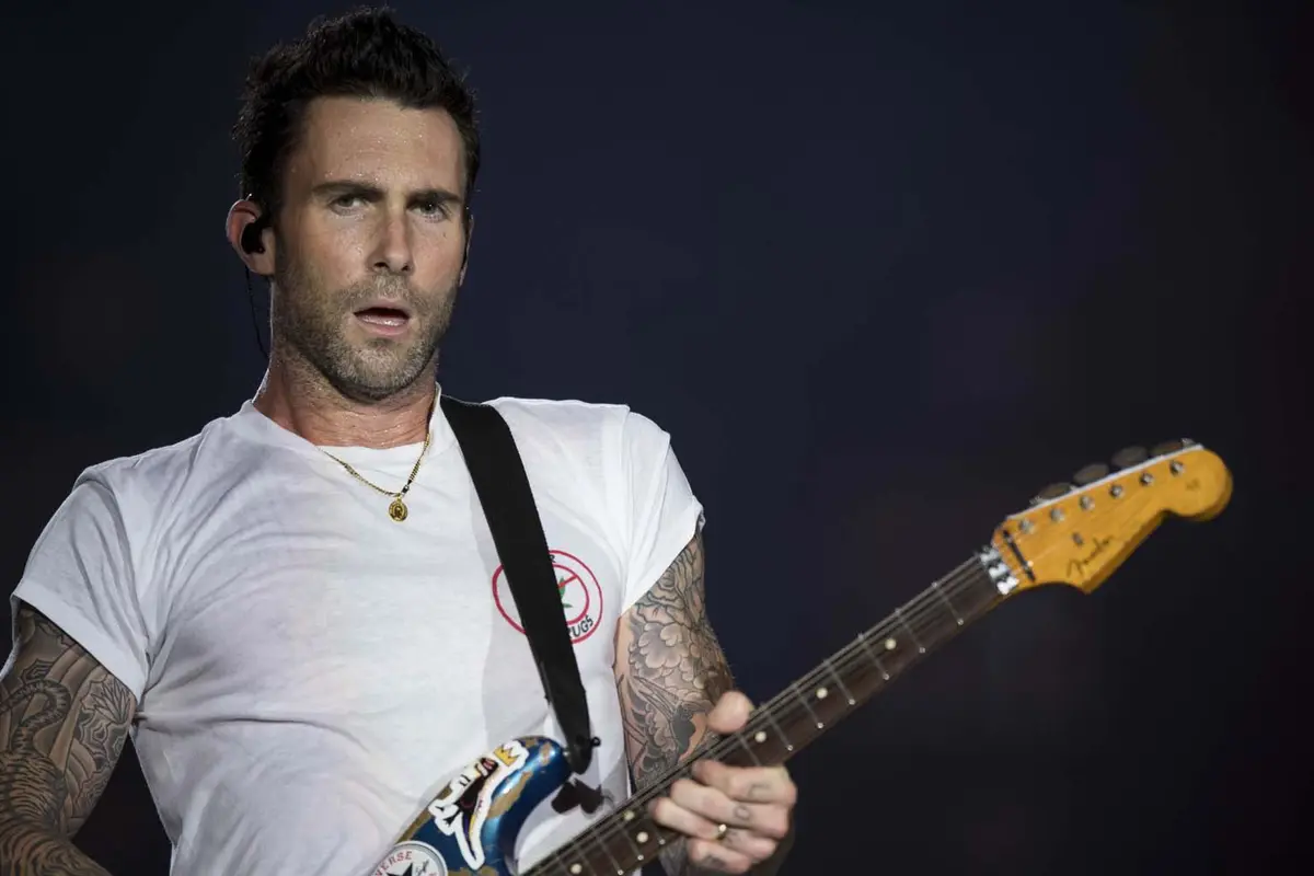 [Bintang] Adam Levine