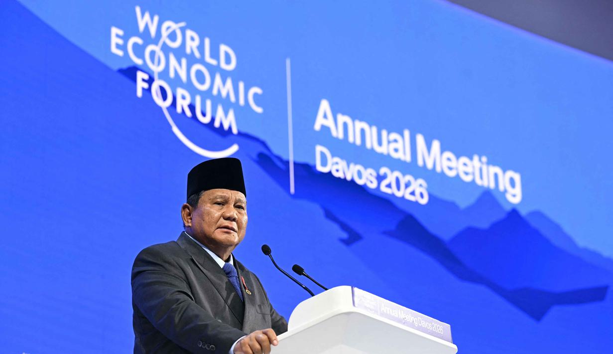 Presiden Indonesia, Prabowo Subianto saat menyampaikan pidato khusus (special address) pada pertemuan tahunan Forum Ekonomi Dunia (WEF) di Davos, Swiss, pada Kamis 22 Januari 2026. Presiden Republik Indonesia, Prabowo Subianto memaparkan sejumlah konsep ekonomi yang telah dipikirkan dan diterapkan, termasuk Makan Bergizi Gratis (MBG) dan Cek Kesehatan Gratis (CKG). (Fabrice COFFRINI/AFP)