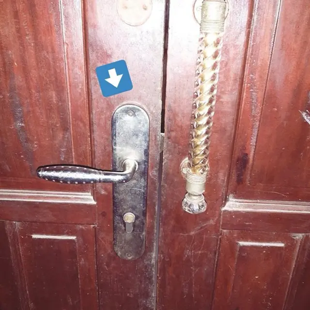 6 Gagang Pintu Dipasang Tak Sejajar Ini Nyeleneh, Bikin Tepuk Jidat