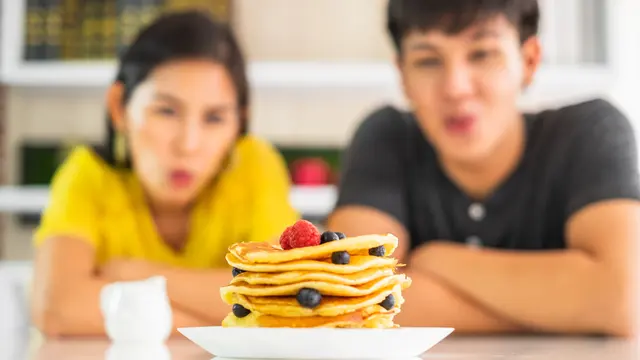 Ilustrasi camilan lezat dengan kental manis.