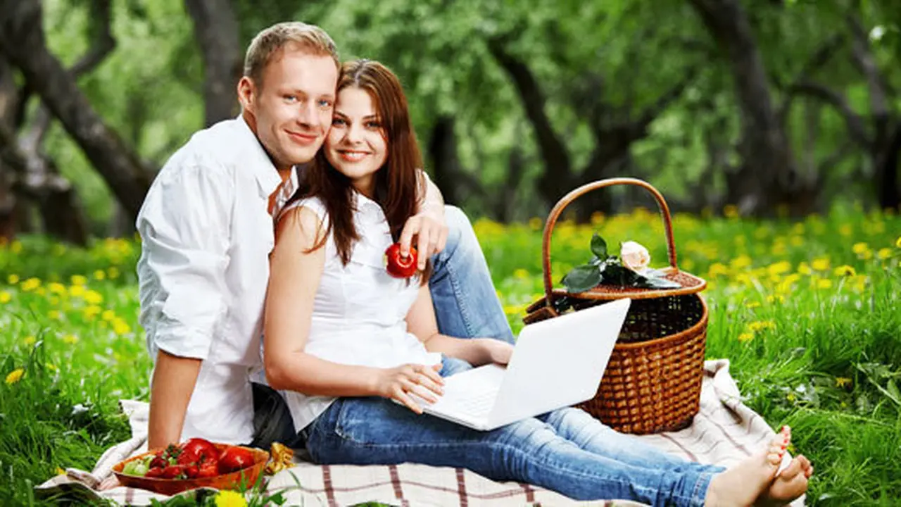 (c) shutterstock