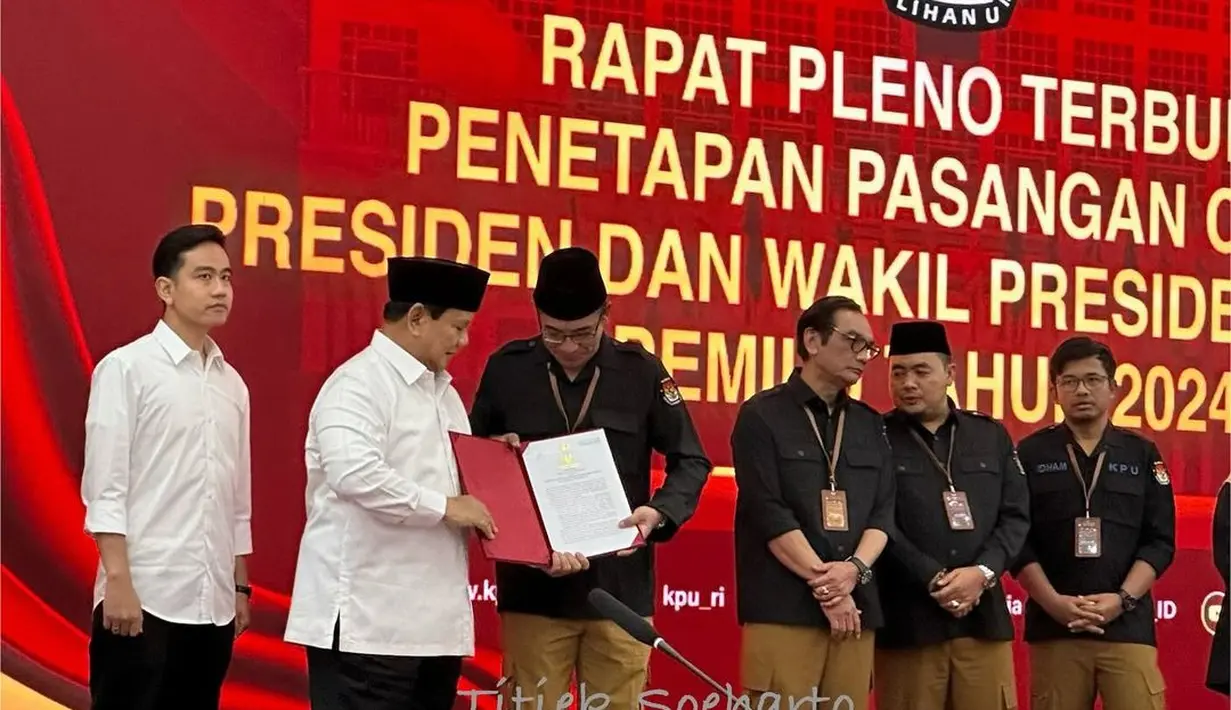 Saat itu, Titiek hadir bersama putranya, Didit Hediprasetyo atau Didit Prabowo.  [@titieksoeharto]