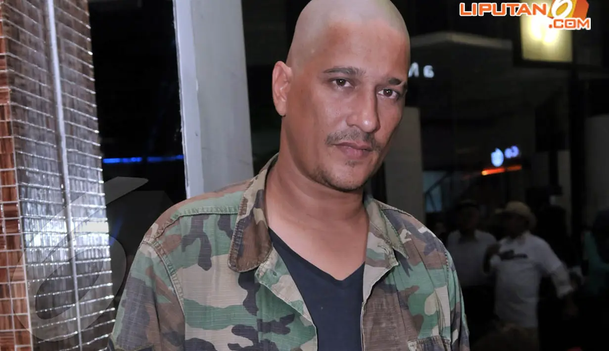 Ada yang baru dari aktor Bucek Depp ketika ditemui Liputan6.com di Epicentrum XXI, Jakarta, Senin (14/4/14) (Liputan6.com/Panji Diksana)