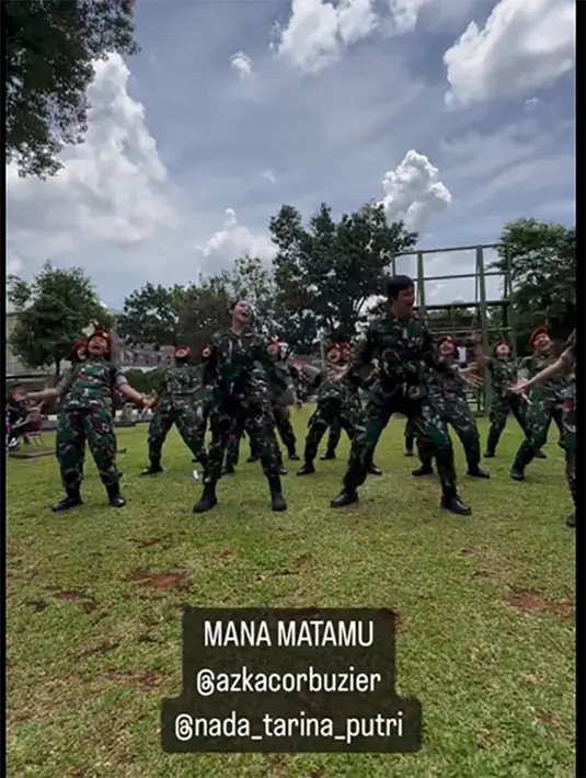 Unggahan tersebut mendapatkan respon positif dari warganet. Bahkan, ada yang menyebut Azka cocok jadi jendral masa depan. "Udah om cocok aska jadi jendral masa depan, masukin akmil om," tulis ibnu_soehartana. "Seruuuu ih pengen ikutan tp dah ketuaan wkkwwk," tulis Melly Goeslaw. [Instagram/letkoltitulerdc]