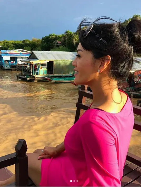 "Kalau lihat di Instagram saya, saya sudah pakai baju yang tertutup. Kalau ada paha yang kelihatan itu juga palingan saya lagi pake baju olahraga," ujarnya. (Instagram/farahquinnofficial)