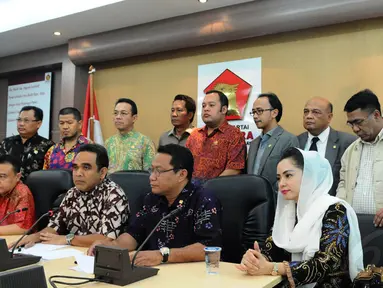 Fraksi Partai Gerindra menggelar jumpa pers terkait kenaikan harga BBM di Gedung DPR, Jakarta, Rabu (19/11/2014). (Liputan6.com/Andrian M Tunay)