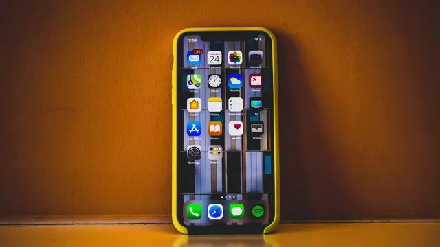 Ilustrasi iPhone X | Essow Kedelina dari Pexels