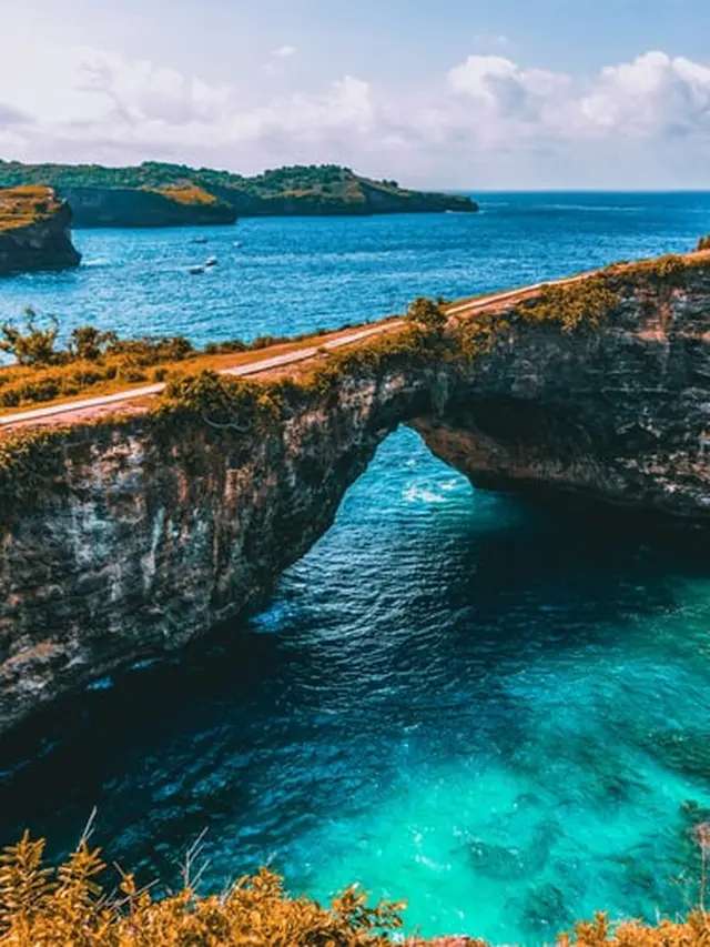 Broken Beach.