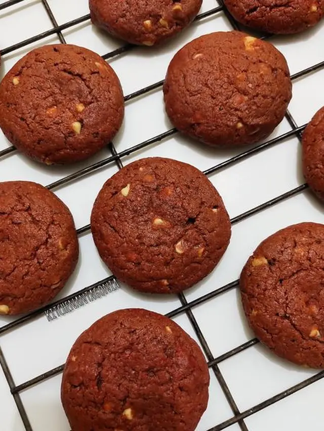 Red Velvet Chewy Cookies