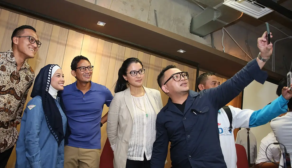" Terus inisiatif membangun bioskop murah. Jadi film-film box office seperti My Stupid Boss, pas tayang di XXI dan Blitz, juga bisa diakses warga di bioskop murah," jelas Sandi. (Bambang E. Ros/Bintang.com)