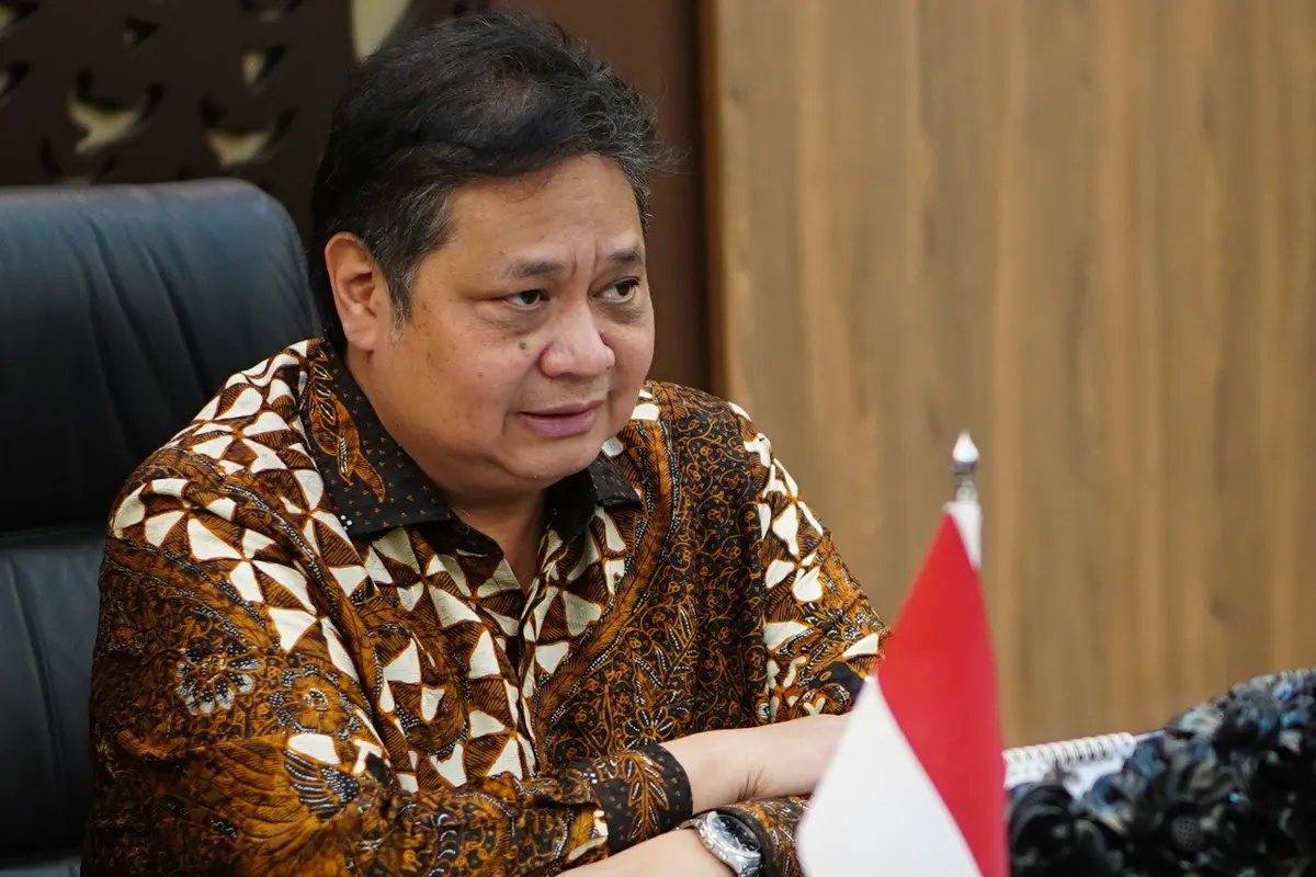 Menteri Koordinator Bidang Perekonomian Airlangga Hartarto saat menyampaikan keynote speech secara virtual pada acara Webinar Akselerasi Inklusi Keuangan Digital Untuk Mendorong Pertumbuhan Ekonomi Nasional, Kamis (7/04/2022).