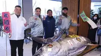 Cetak Rekor, Tuna Sirip Biru Seukuran Motor Terjual Rp21 Miliar di Pelelangan Ikan Jepang