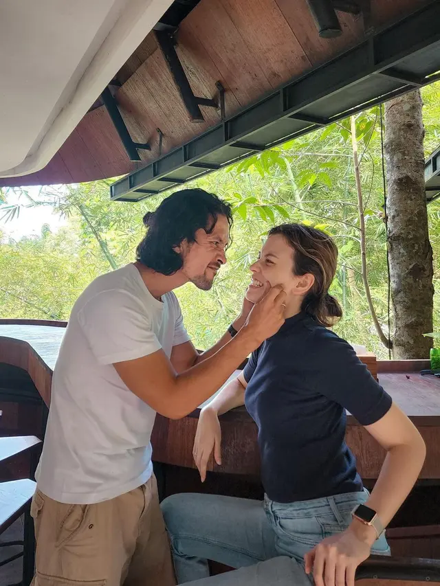 Gugat Cerai, Ini 8 Potret Kimberly Ryder dan Edward Akbar Tinggal Kenangan