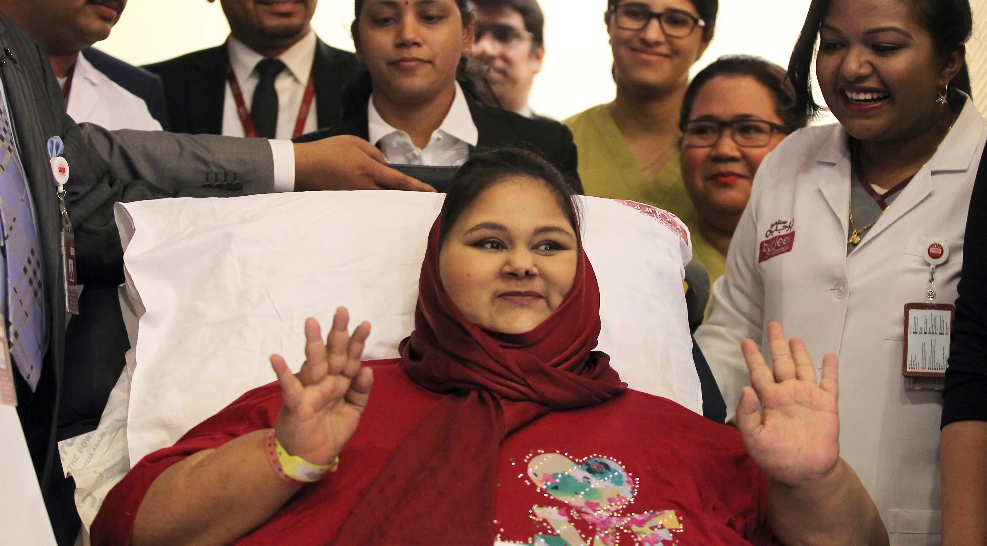 Eman Ahmed Abd El Aty asal Mesir saat konferensi pers di Rumah Sakit Burjeel di Abu Dhabi (24/7). Aty telah menjalani operasi penurunan berat badan secara drastis setelah menerima perawatan di rumah sakit tersebut. (AFP Photo/Saeed Bashar)