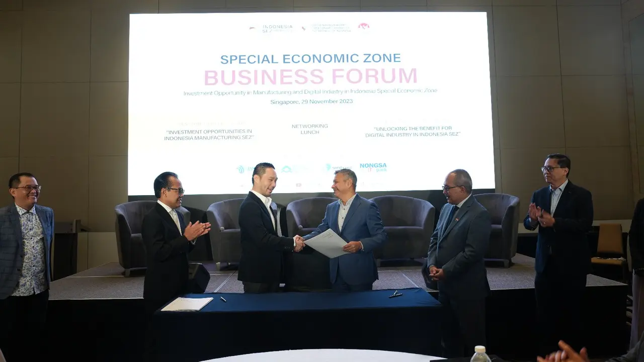 Sekretariat Jenderal Dewan Nasional Kawasan Ekonomi Khusus (Setdenas KEK), Kemenko Perekonomian dan Kedubes RI di Singapura, menyelenggarakan acara “Indonesia SEZ Business Forum 2023” di Westin Hotel Singapura, Rabu (29/11/2023).
