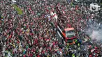 Suasana arak-arakan Timnas Indonesia U-22 di Bundaran HI, Jakarta, Jumat (19/5/2023). (Liputan6.com/Herman Zakharia)
