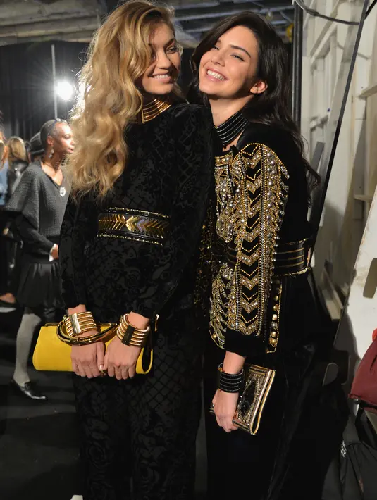 Persahabatan Kendall dan Gigi tentunya membuat netizen iri. Faktanya, kedua wanita ini berkecimpung didunia modeling dan memiliki aura yang begitu kuat. (AFP/Bintang.com)