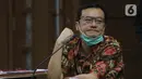 Terdakwa kasus dugaan korupsi di PT Asuransi Jiwasraya dari kalangan pengusaha, Benny Tjokrosaputro saat menjalani sidang lanjutan di Pengadilan Tipikor Jakarta, Senin (6/7/2020). Sidang mendengar keterangan saksi. (Liputan6.com/Helmi Fithriansyah)