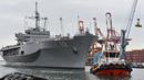 Kapal komando Amerika Serikat USS Blue Ridge (LCC-19) berlabuh di dermaga JICT 2, Pelabuhan Tanjung Priok, Jakarta, Rabu (1/5/2019). Kunjungan kapal komando Armada ke-7 AS itu dalam rangka peringatan ke-70 tahun hubungan diplomatik Indonesia dan Amerika Serikat. (ADEK BERRY / AFP)