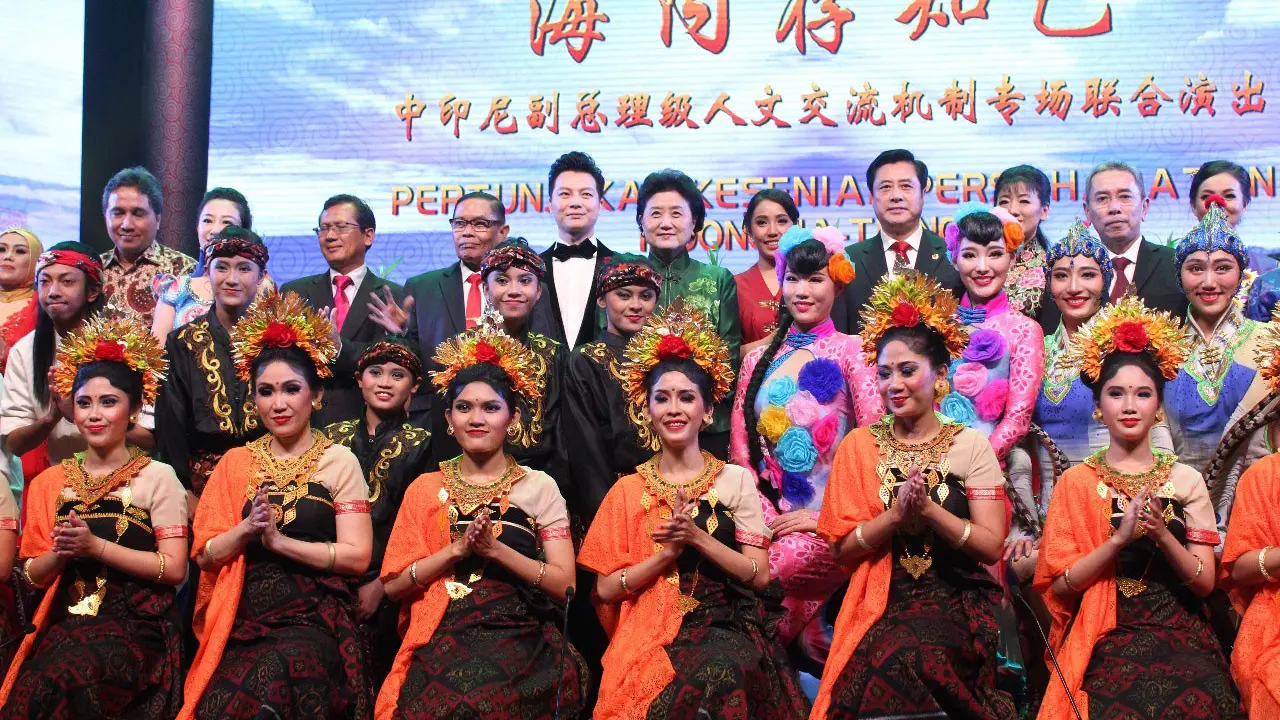 Pagelaran Budaya Awali Pertemuan Tingkat Tinggi RI dan China (Joint Cultural Performance RI-RRC Event)