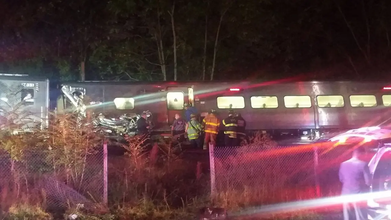 Kereta Komuter New York City Tergelincir, 29 Penumpang Terluka