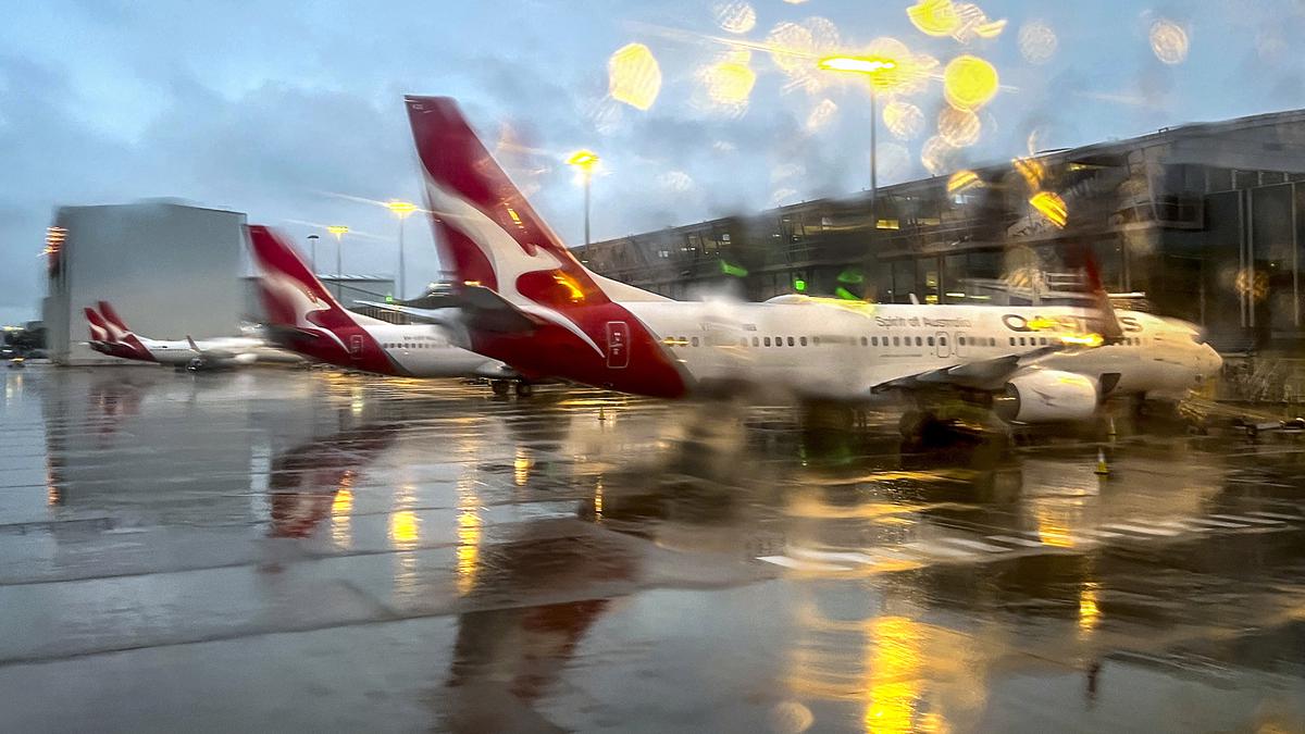 Sudah 285 Penerbangan Dibatalkan di Bandara Sydney dalam 2 Hari Akibat Cuaca Buruk