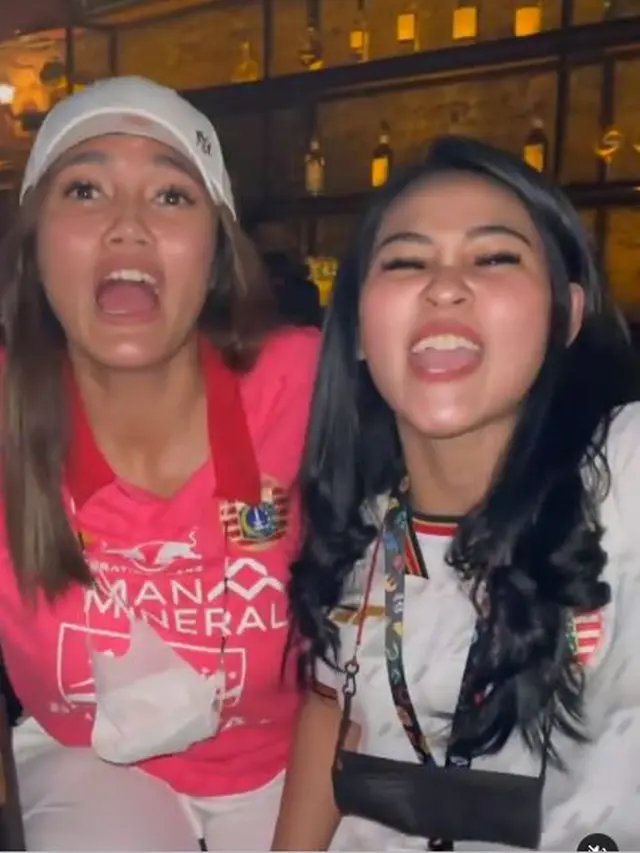 Fotonya Dikomentari Riko Simanjuntak, Ini 6 Potret Jess Amalia Dukung Persija