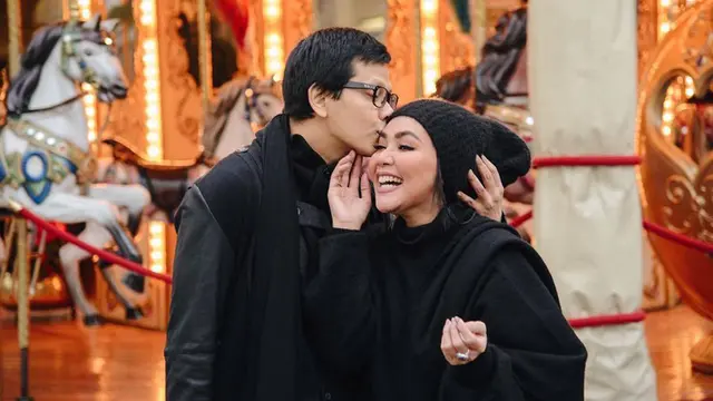 Armand Maulana dan Dewi Gita