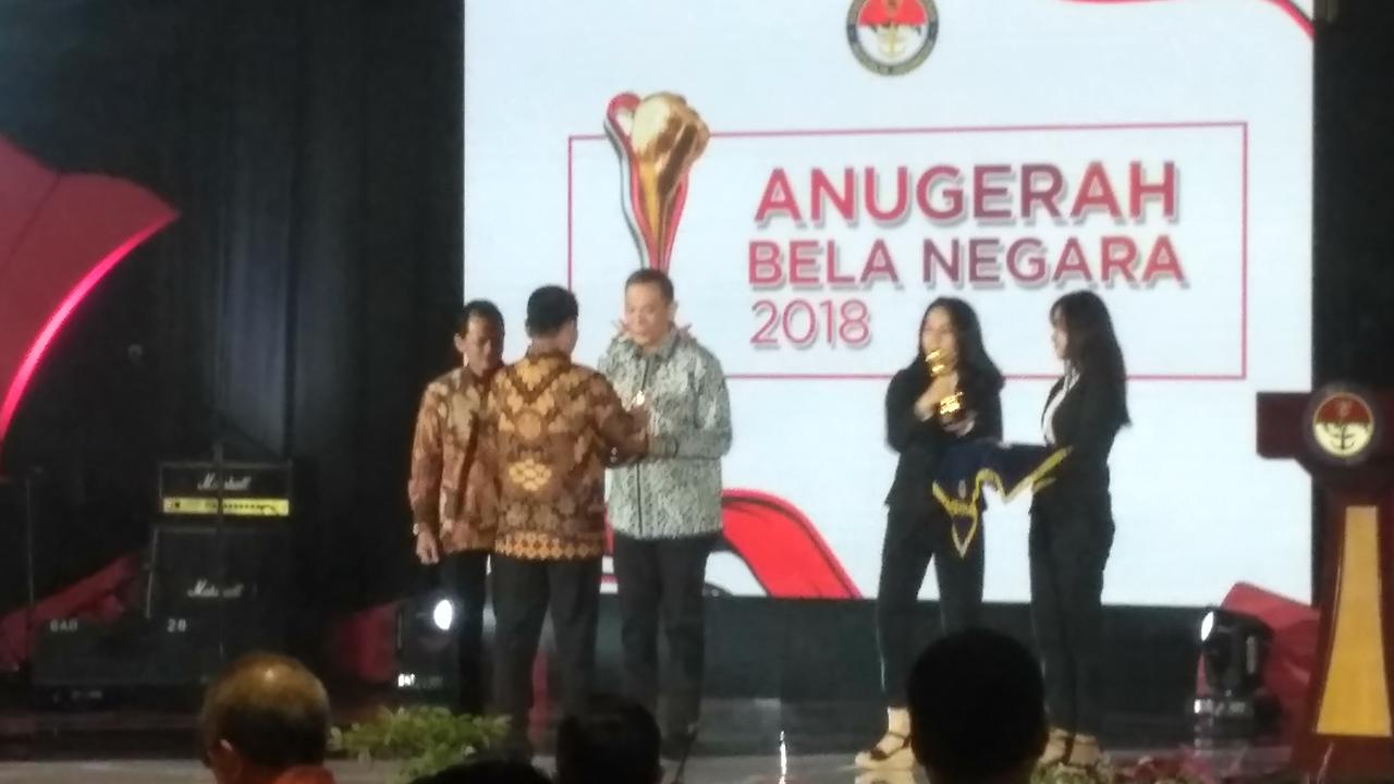 Menteri Pertahanan RI Ryamizard Ryacudu memberi apresiasi kepada seluruh masyarakat dan juga media dalam acara 'Penganugerahan Bela Negara', yang digelar di Gedung AH Nasution, Jalan Medan Merdeka Barat, Jakarta Pusat.