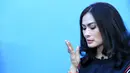Rabu (19/7) siang, bertempat di kawasan Kemang, Jakarta Selatan Iis Dahlia meluncurkan album The Best of Iis Dahlia. Album kompilasi itu sebagai penanda dirinya 30 tahun menekuni musik dangdut. (Adrian Putra/Bintang.com)