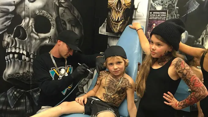 Tak Cuma Orang Dewasa, Pria Ini Juga Bikin Tato untuk Anak-anak