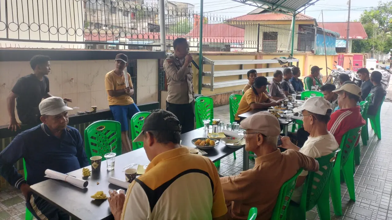 Personel Polresta Pekanbaru meminta masyarakat memastikan apakah masuk daftar pemilih tetap pada Pilkada 2024.