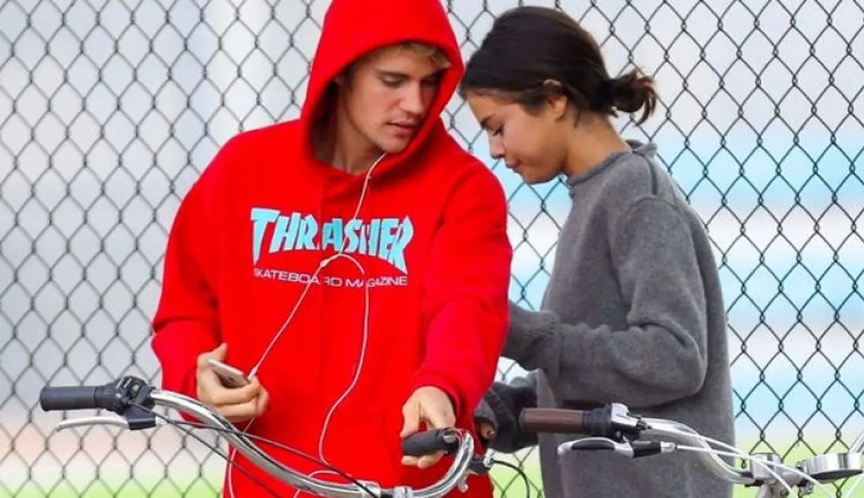 "Namun meski itu menyakitinya, Justin menghormati permintaan Selena dan memberikan waktu yang Selena butuhkan," lanjut sumber. (her.ie)