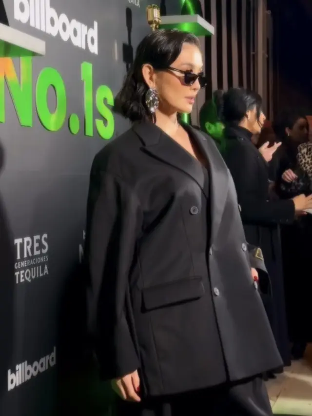 Tampilan Agnez Mo saat Hadir di Billboard No. 1s Party