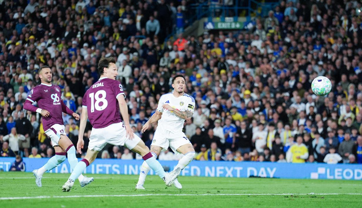 Kemenangan penting ini membuat Leeds semakin menjauh dari zona degradasi Liga Inggris. (Martin Rickett/PA via AP)