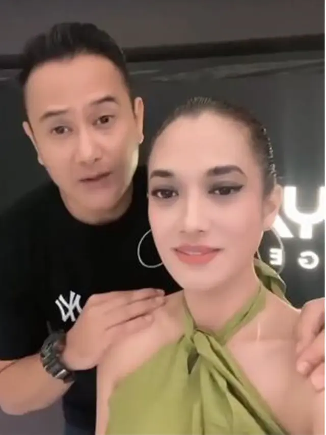 6 Potret Mudjie Massaid dan Istri DJ Lucyana, Kompak dengan Keluarga Besar