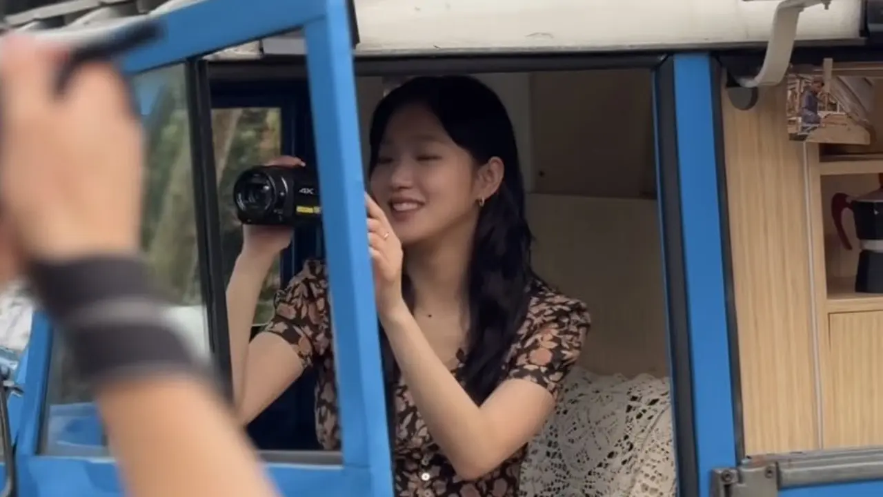 Kim Go Eun Pemeran Exhuma Saat Syuting di Bandung