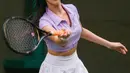 Salah satunya saat Anya Geraldine dengan gaya sporty feminin mengenakan outfit tennis putih ungu [@anyageraldine]