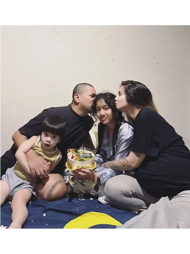 6 Potret Sheila Marcia Rayakan Ultah Leticia ke-14, Sederhana Bareng Dimas Akira