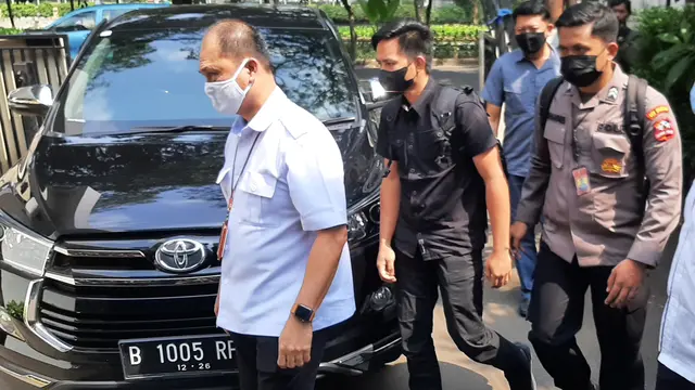 Bharada RE atau Richard Eliezer (dua dari kiri) penuhi panggilan Komnas HAM
