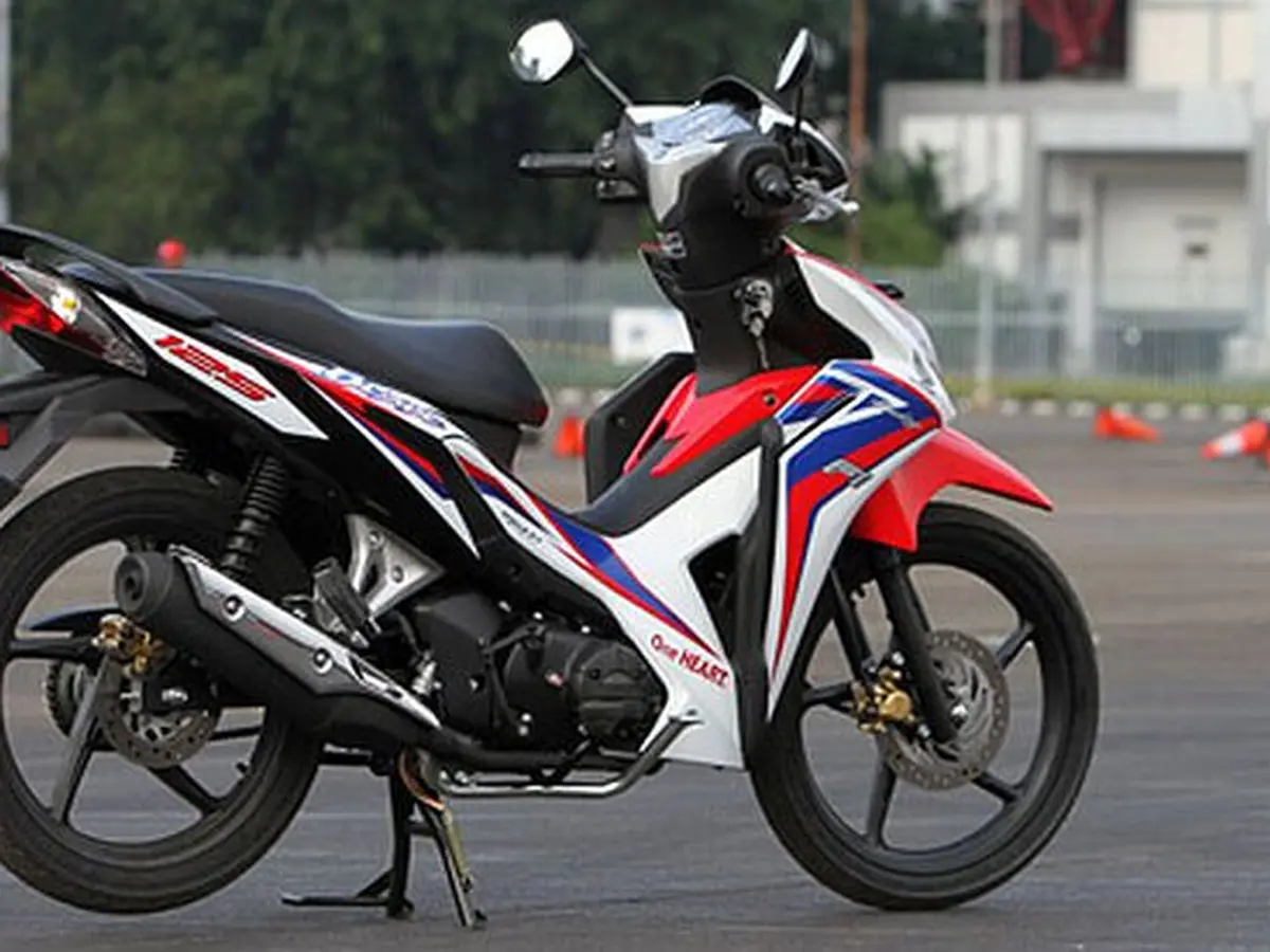 Honda blade 125 discount