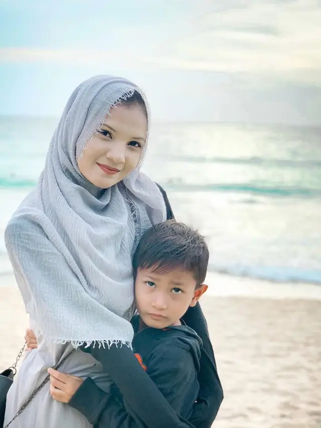 6 Potret Cantik Sriwahyuni, Calon Istri Martunis Anak Angkat CR7