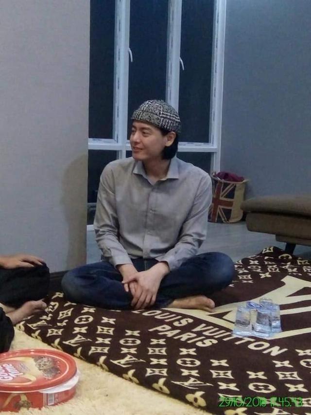 Roger Danuarta resmi jadi mualaf (Facebook/ Herman Bin Mansyur)